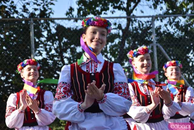 [DUŻO ZDJĘĆ] Dzień Kultury i Sportu w Rusku. Otwarto nowe boisko sportowe, wystąpił zespół z Ukrainy