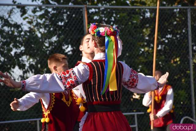 [DUŻO ZDJĘĆ] Dzień Kultury i Sportu w Rusku. Otwarto nowe boisko sportowe, wystąpił zespół z Ukrainy