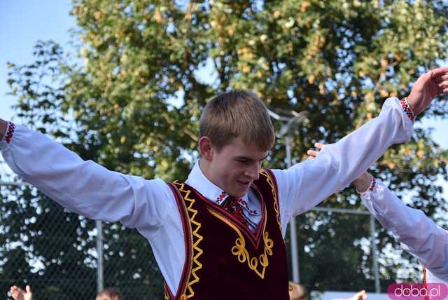 [DUŻO ZDJĘĆ] Dzień Kultury i Sportu w Rusku. Otwarto nowe boisko sportowe, wystąpił zespół z Ukrainy