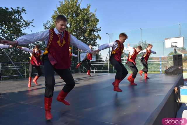 [DUŻO ZDJĘĆ] Dzień Kultury i Sportu w Rusku. Otwarto nowe boisko sportowe, wystąpił zespół z Ukrainy
