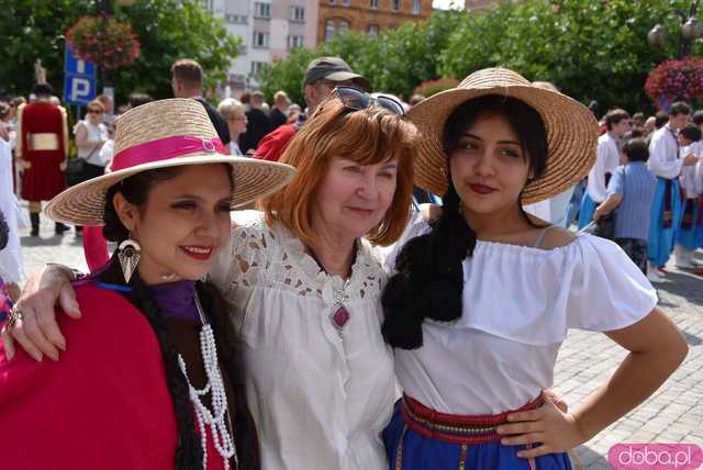 [FOTO] Rynek Świata podczas Festiwalu Folkloru w Strzegomiu