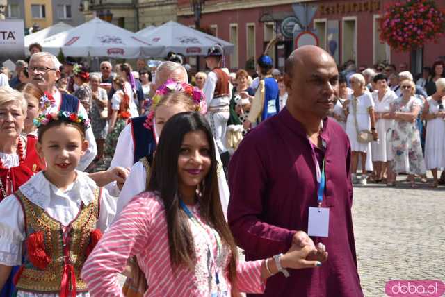 [FOTO] Rynek Świata podczas Festiwalu Folkloru w Strzegomiu