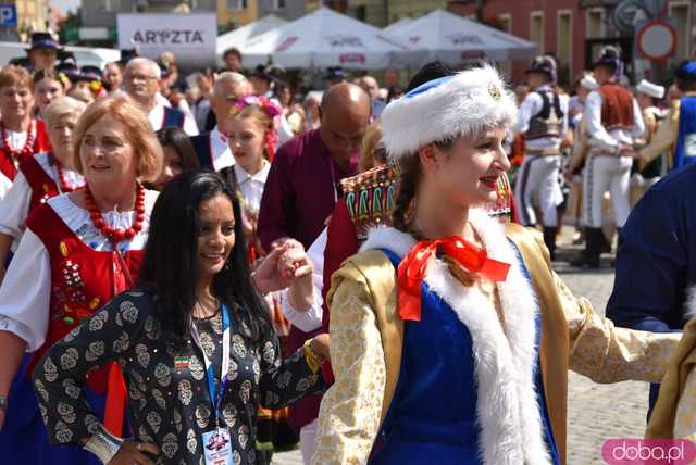 [FOTO] Rynek Świata podczas Festiwalu Folkloru w Strzegomiu