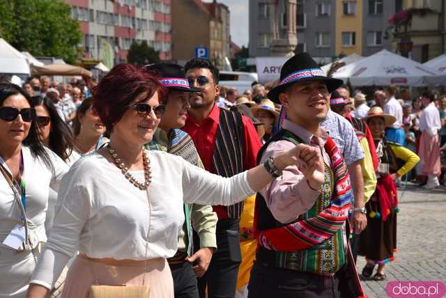[FOTO] Rynek Świata podczas Festiwalu Folkloru w Strzegomiu