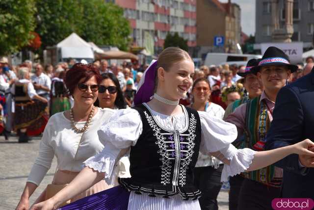 [FOTO] Rynek Świata podczas Festiwalu Folkloru w Strzegomiu