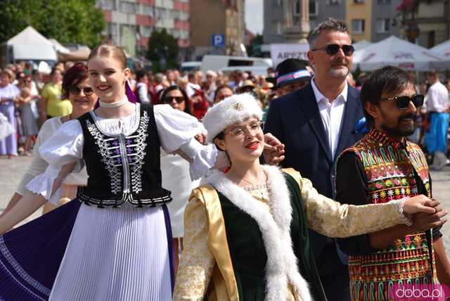 [FOTO] Rynek Świata podczas Festiwalu Folkloru w Strzegomiu