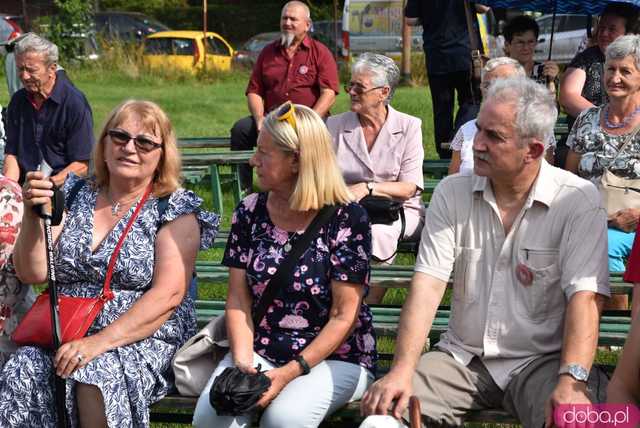 [WIDEO, FOTO] Występy artystyczne, grochówka i stoiska wojskowe. Piknik rodzinny-patriotyczny w Świdnicy