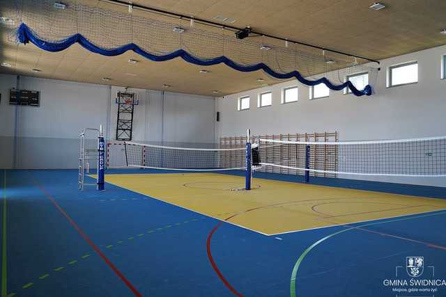 [FOTO] Wizerunki sportowców na ścianie nowej sali gimnastycznej w Grodziszczu. Znamy datę otwarcia!