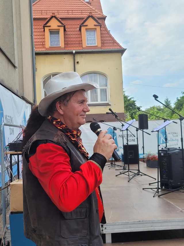 Biesiadowali w stylu country. Tańce, śpiewy i zabawa w Świebodzicach [FOTO]