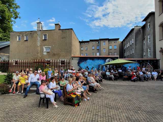 Biesiadowali w stylu country. Tańce, śpiewy i zabawa w Świebodzicach [FOTO]