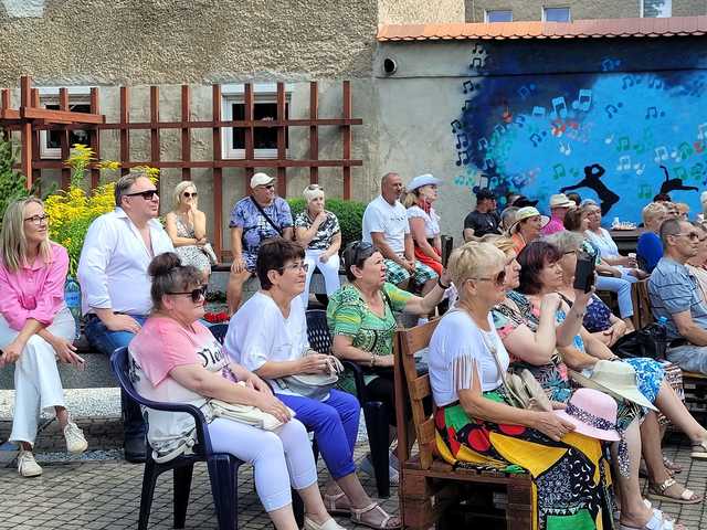 Biesiadowali w stylu country. Tańce, śpiewy i zabawa w Świebodzicach [FOTO]