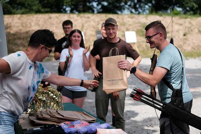 Pasjonaci łucznictwa rywalizowali podczas turnieju w Łażanach i Żarowie [FOTO]
