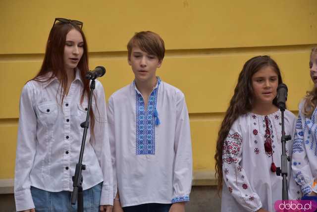 [WIDEO, FOTO] Świętowali Dzień Niepodległości Ukrainy na świdnickim rynku