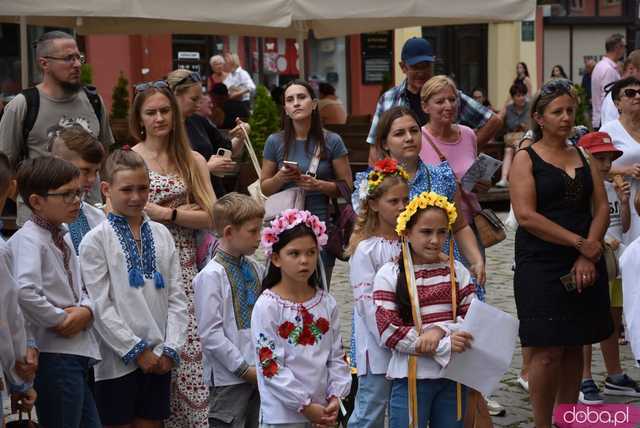 [WIDEO, FOTO] Świętowali Dzień Niepodległości Ukrainy na świdnickim rynku