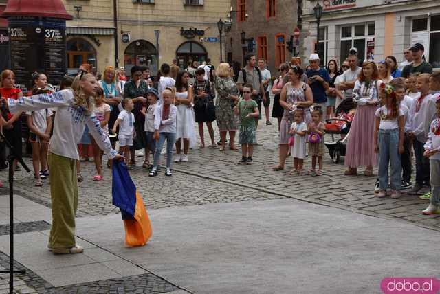 [WIDEO, FOTO] Świętowali Dzień Niepodległości Ukrainy na świdnickim rynku