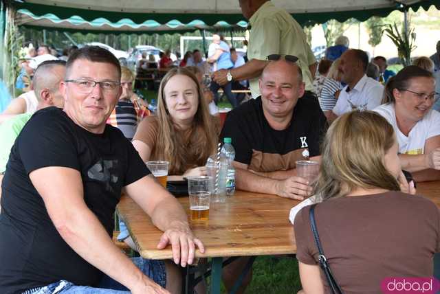 [FOTO] Mieszkańcy gminy Dobromierz podziękowali za plony. Trwają dożynki gminne w Borowie
