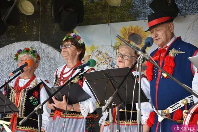 [FOTO] Mieszkańcy gminy Dobromierz podziękowali za plony. Trwają dożynki gminne w Borowie