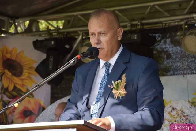 [FOTO] Mieszkańcy gminy Dobromierz podziękowali za plony. Trwają dożynki gminne w Borowie