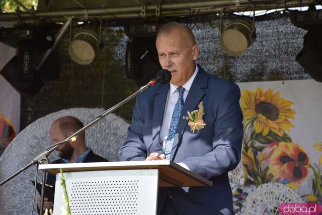 [FOTO] Mieszkańcy gminy Dobromierz podziękowali za plony. Trwają dożynki gminne w Borowie
