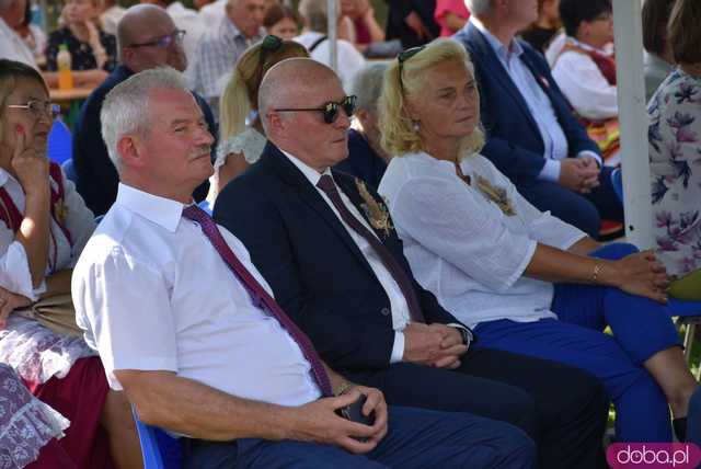 [FOTO] Mieszkańcy gminy Dobromierz podziękowali za plony. Trwają dożynki gminne w Borowie