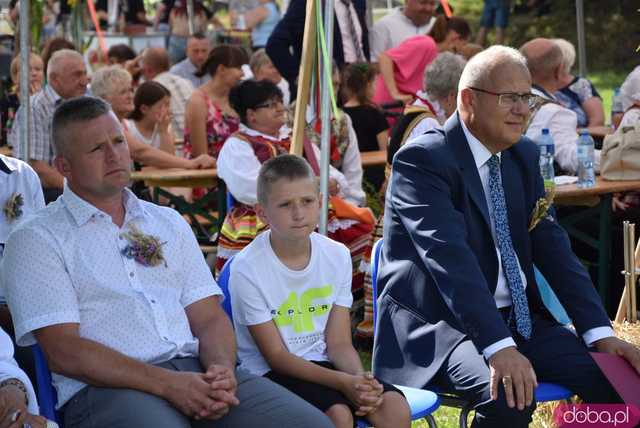 [FOTO] Mieszkańcy gminy Dobromierz podziękowali za plony. Trwają dożynki gminne w Borowie