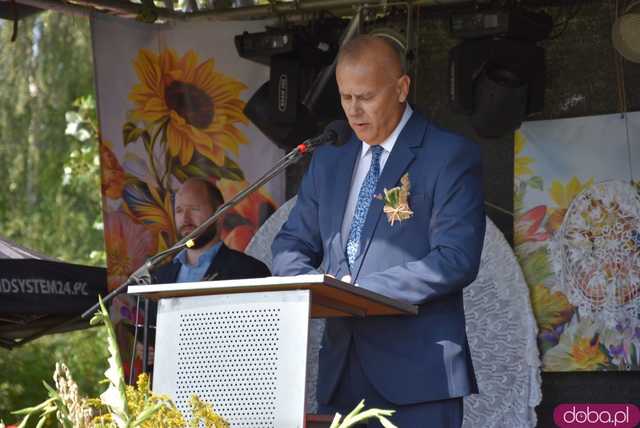 [FOTO] Mieszkańcy gminy Dobromierz podziękowali za plony. Trwają dożynki gminne w Borowie