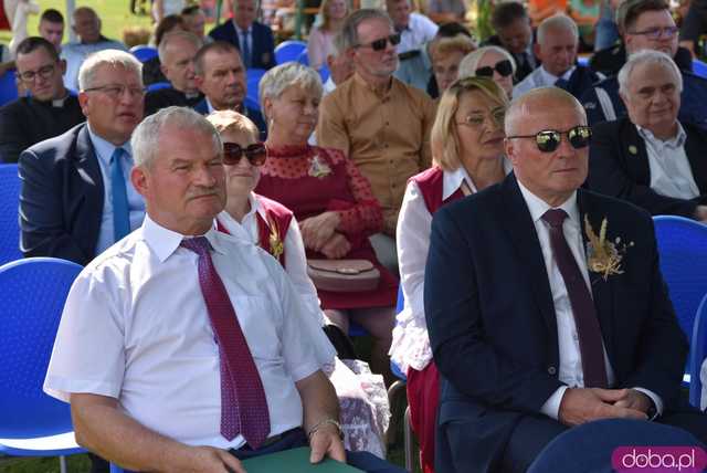 [FOTO] Mieszkańcy gminy Dobromierz podziękowali za plony. Trwają dożynki gminne w Borowie