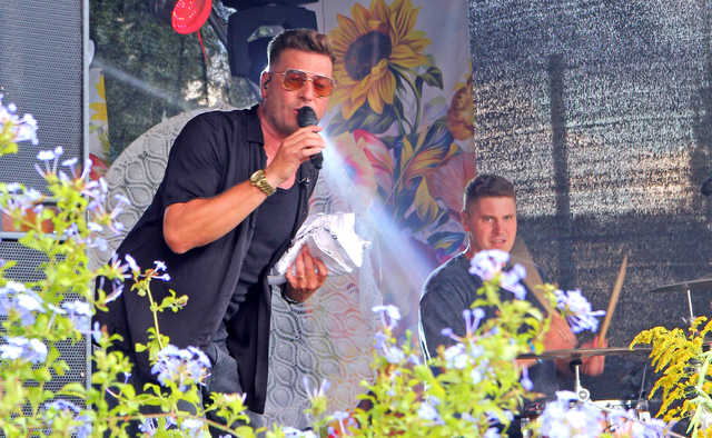[FOTO] Mieszkańcy gminy Dobromierz podziękowali za plony. Trwają dożynki gminne w Borowie