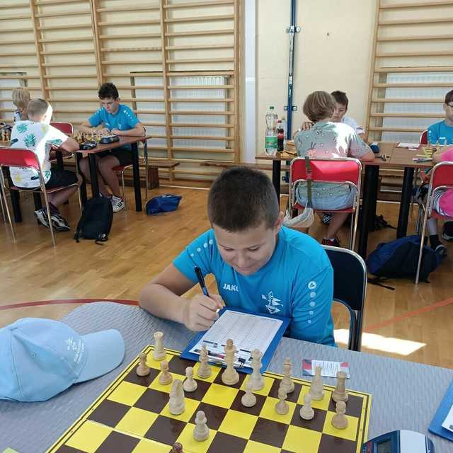 Młodzi żarowscy szachiści uczestniczyli w letnim obozie [FOTO]