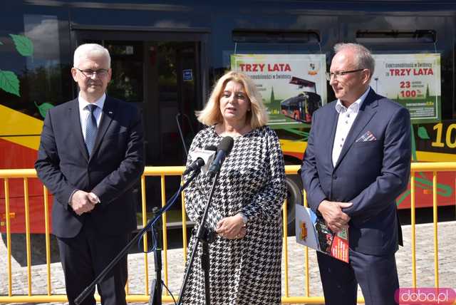 [FOTO] Otwarto stację ładowania autobusów elektrycznych w Świdnicy