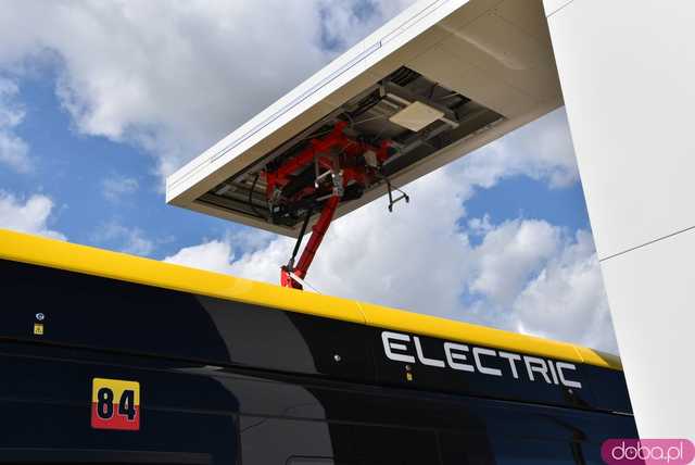 [FOTO] Otwarto stację ładowania autobusów elektrycznych w Świdnicy
