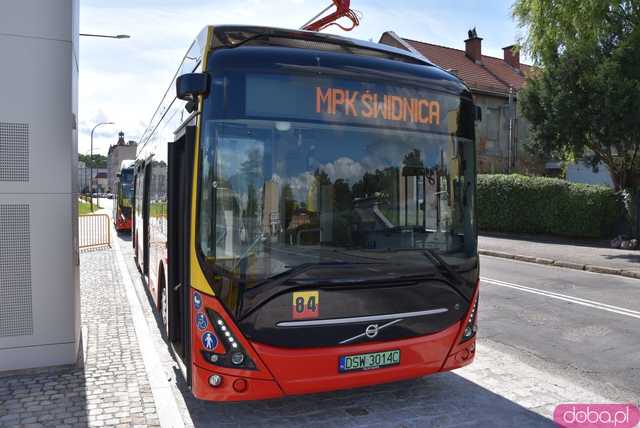 [FOTO] Otwarto stację ładowania autobusów elektrycznych w Świdnicy