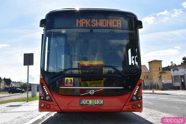 [FOTO] Otwarto stację ładowania autobusów elektrycznych w Świdnicy