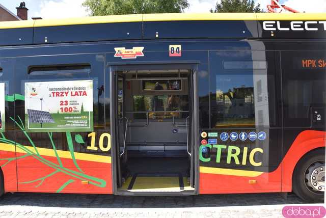 [FOTO] Otwarto stację ładowania autobusów elektrycznych w Świdnicy