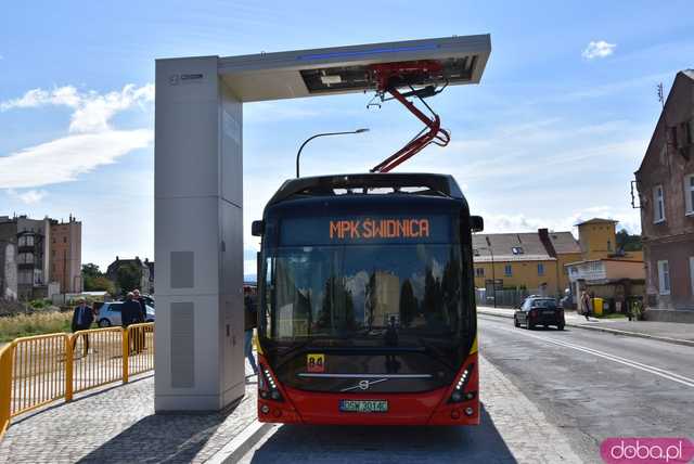 [FOTO] Otwarto stację ładowania autobusów elektrycznych w Świdnicy