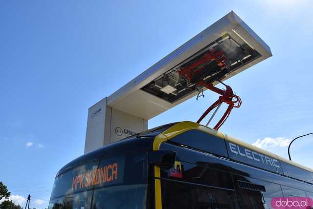 [FOTO] Otwarto stację ładowania autobusów elektrycznych w Świdnicy