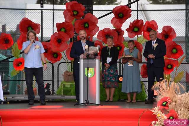 [WIDEO, FOTO] Uroczysty korowód i tradycyjne obrzędy rozpoczęły Dożynki Wojewódzkie w Szczepanowie