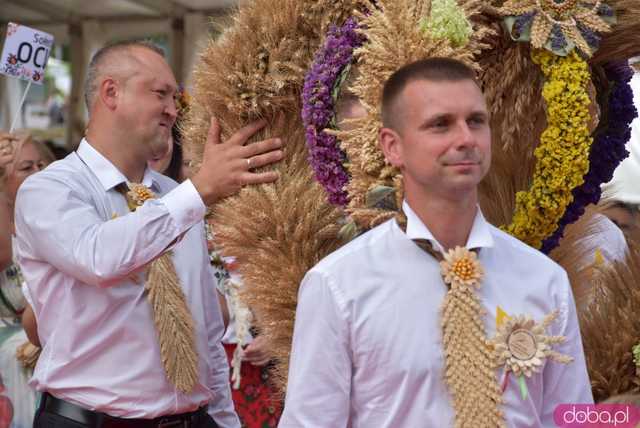 [WIDEO, FOTO] Uroczysty korowód i tradycyjne obrzędy rozpoczęły Dożynki Wojewódzkie w Szczepanowie