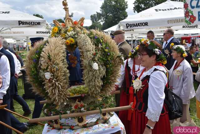 [WIDEO, FOTO] Uroczysty korowód i tradycyjne obrzędy rozpoczęły Dożynki Wojewódzkie w Szczepanowie