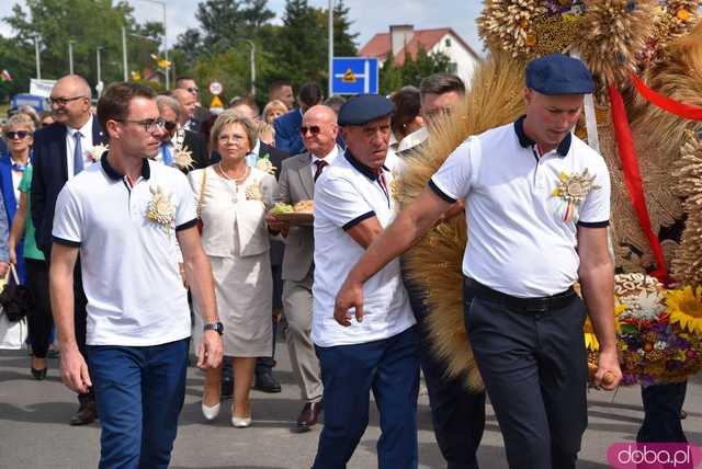 [WIDEO, FOTO] Uroczysty korowód i tradycyjne obrzędy rozpoczęły Dożynki Wojewódzkie w Szczepanowie