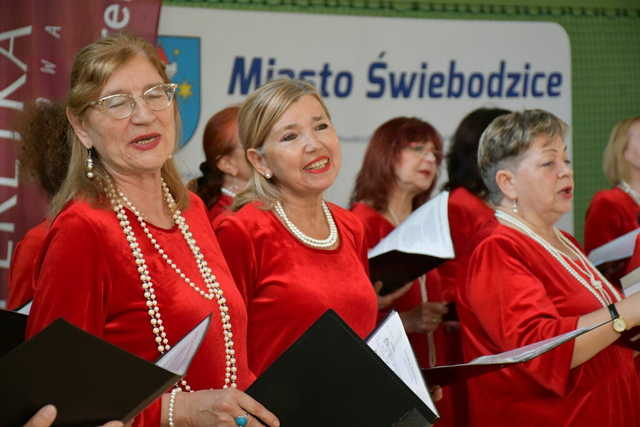 [FOTO] Koncert Operetki Wrocławskiej i Chóru Seniora w Świebodzicach za nami
