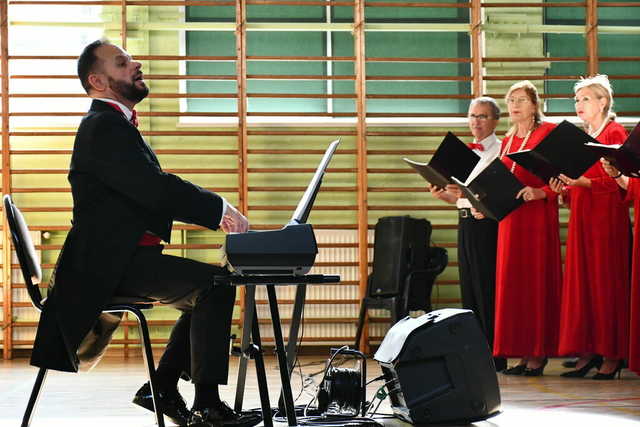 [FOTO] Koncert Operetki Wrocławskiej i Chóru Seniora w Świebodzicach za nami