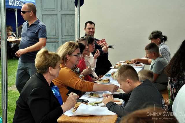 [FOTO] Mieszkańcy Boleścina podziękowali za plony