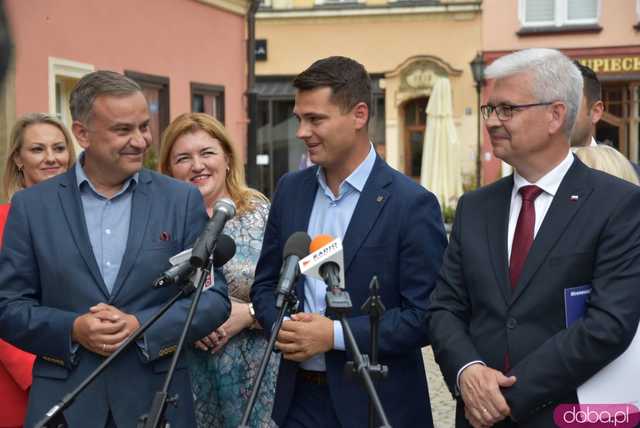 [FOTO] Prawo i Sprawiedliwość zaprezentowało listę kandydatów do Sejmu i Senatu