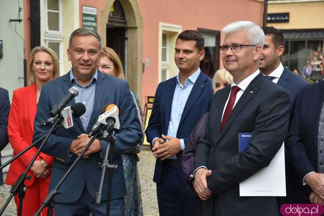 [FOTO] Prawo i Sprawiedliwość zaprezentowało listę kandydatów do Sejmu i Senatu