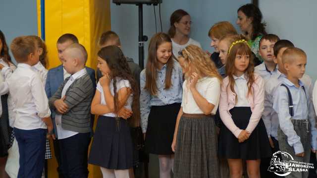 Zabrzmiał pierwszy dzwonek w placówkach gminy Jaworzyna Śląska [FOTO]