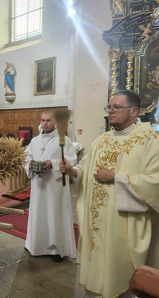 Mieszkańcy sołectw gminy Żarów w podziękowaniu za plony. Za nami dożynki parafialne [FOTO]