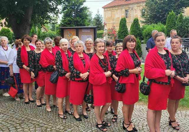 Mieszkańcy sołectw gminy Żarów w podziękowaniu za plony. Za nami dożynki parafialne [FOTO]