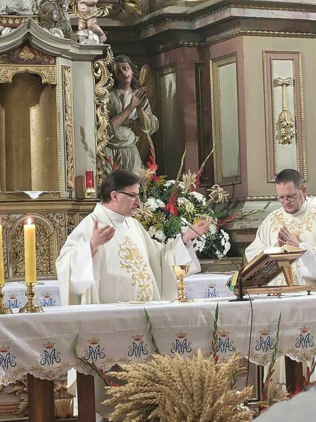 Mieszkańcy sołectw gminy Żarów w podziękowaniu za plony. Za nami dożynki parafialne [FOTO]