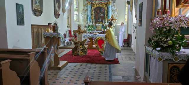 Mieszkańcy sołectw gminy Żarów w podziękowaniu za plony. Za nami dożynki parafialne [FOTO]